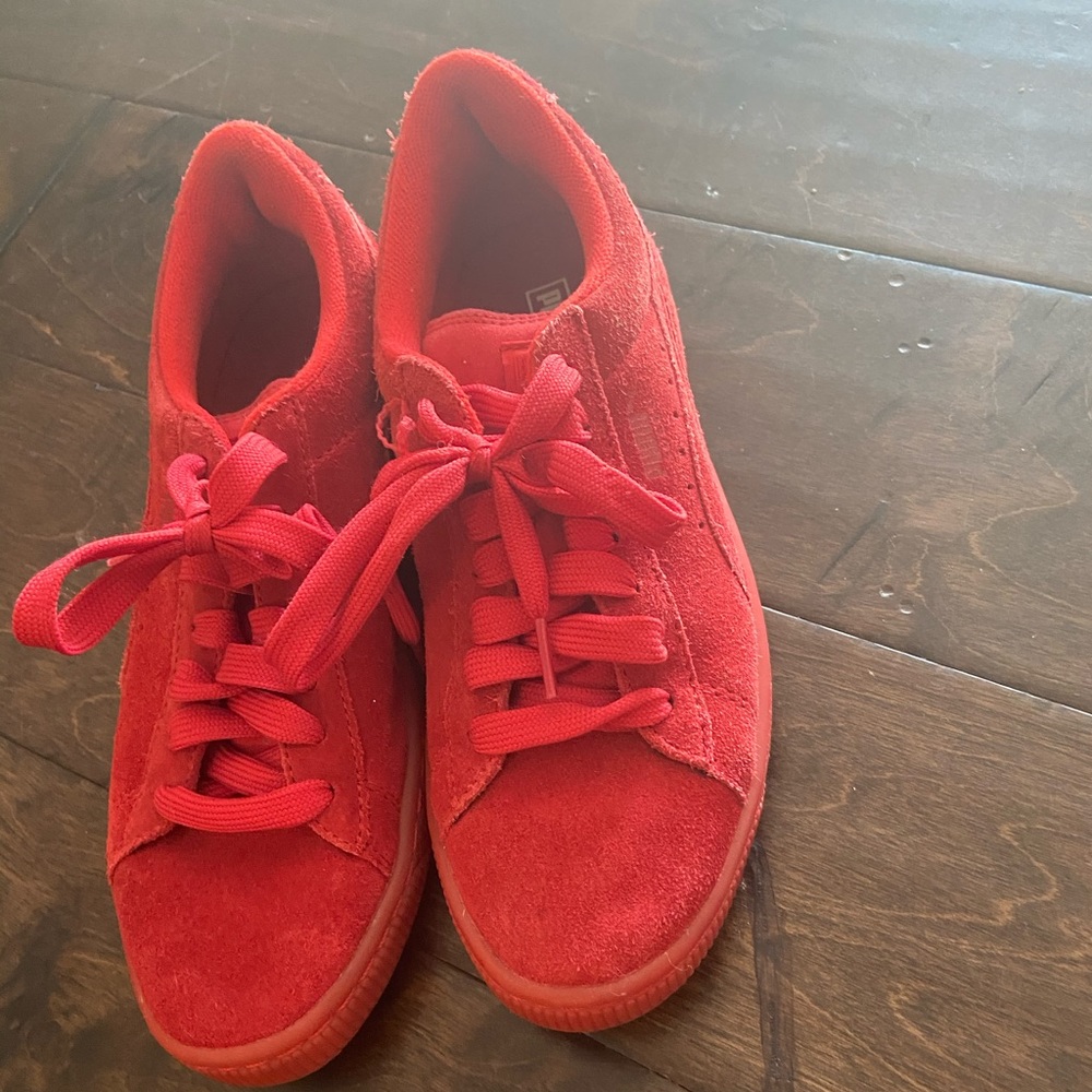 Red suede pumas - Picture 1 of 1